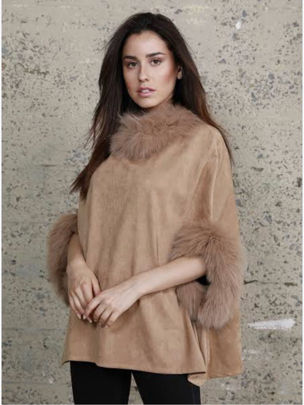 Neiman Marcus Women’s M/L Camel Faux Suede Fox Fur Trim Old Money Poncho
